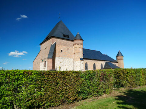 Beaurain Église Saint-Médard